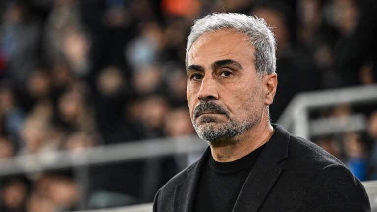 Süper Lig arka arkaya ayrım yapıyor! Adana Demirspor Mustafa Dalci ile ayrıldı …