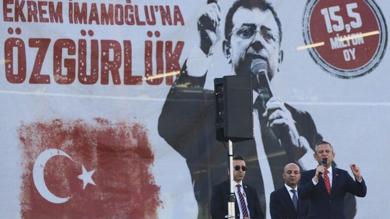 Özel: Amerika Birleşik Devletleri'nden izin alıp almadığını açıklamaya çalışan Erdoğan'ı arıyorum.