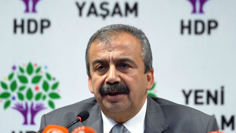 Dem Party Dem usrali heyetinin bir üyesi olan Süreyya Önder'in “ciddi bir kalp hastalığı” vardı