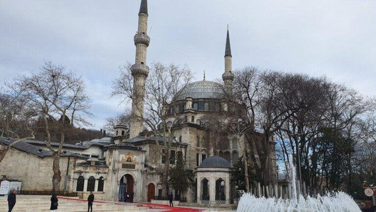 Eyüp Sultan Camii nerede, oraya nasıl gidilir? Eyüp Sultan Camii Hakkında Ne Bilmeli