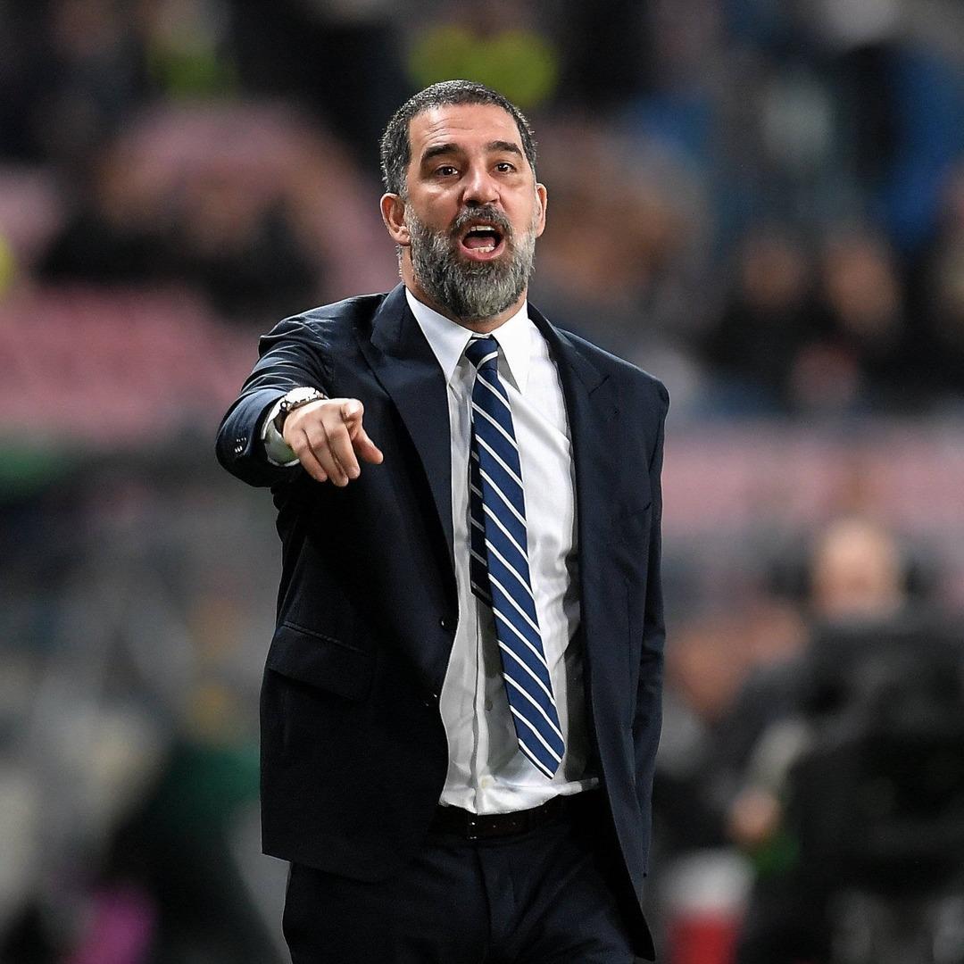 Arda Turan'ın Shakhtar Donetsk'i UEFA Konferans Ligi'nde oynamayı bıraktı! Legia Varşova'ya son dakikada yenildi... 2